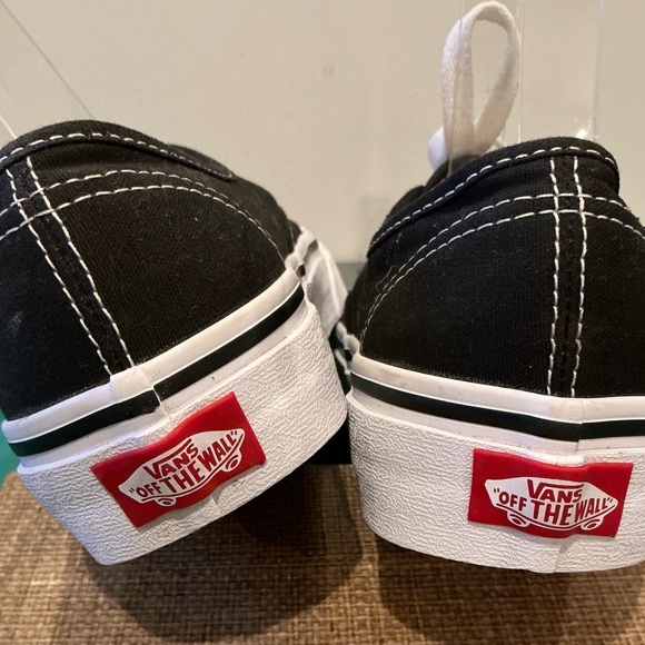 Vans Black Canvas Low-Top Women's Sneakers with White Laces Size 7 - Picture 6 of 8